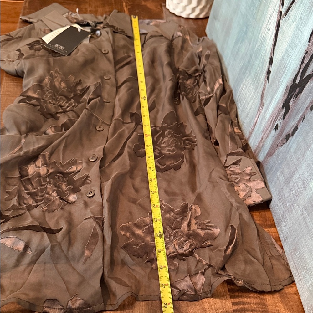 BCBGMaxAzria Elegant Sheer Gray Top - Picture 7 of 9